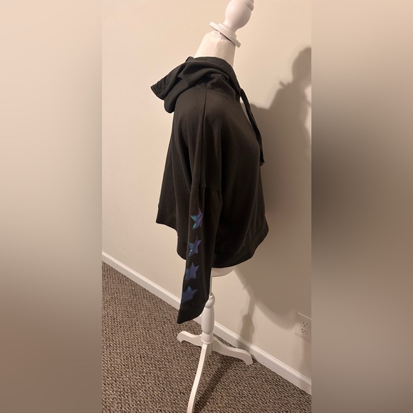 Ivory Ella Cropped Hoodie With Metallic Stars On Sleeves Size Medium - Picture 5 of 8